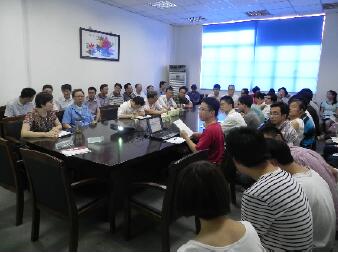 理論和實際相結(jié)合，走好入職第一步